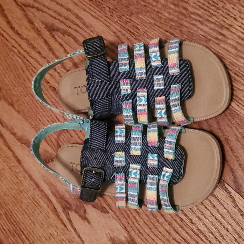 Toms sandals